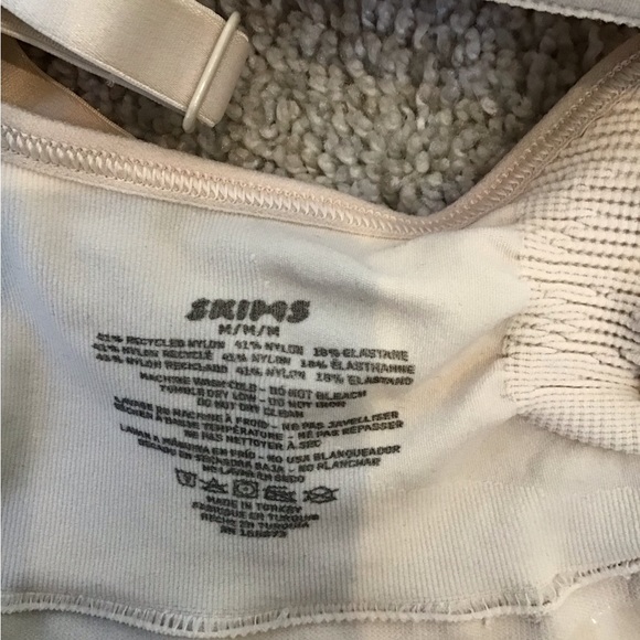 SKIMS Tan Bra - Picture 7 of 10